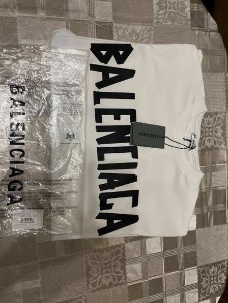 Футболка Balenciaga