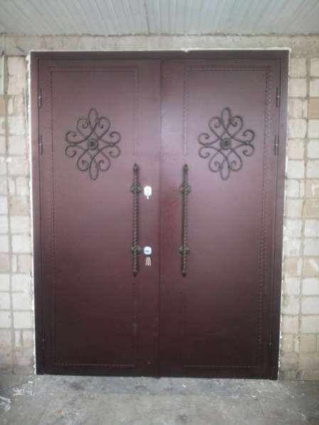 Входные металлические двери,ворота, заборы и кованые решотки в Уфе фото 8