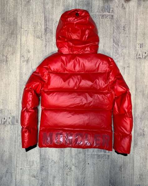 Зимняя куртка Moncler в Москве