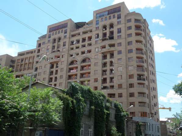Ереван, Малый Центр,4 комнатная, красивые пейзажи,новосторой в 