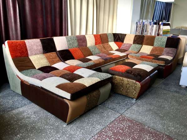 угловой модульный диван в стиле пэчворк