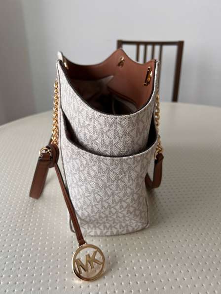 Продам сумку в Москве