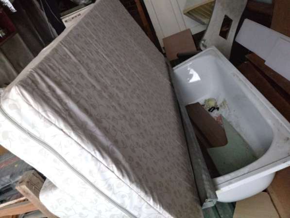 2 полутороспальных кровати и ванна в Нягани фото 4
