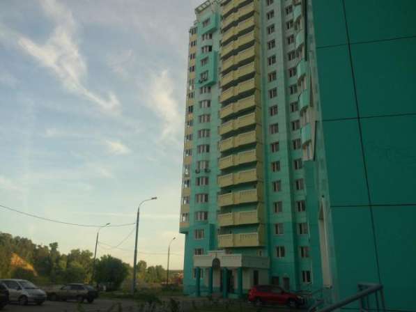 Продам трехкомнатную квартиру в Красногорске. Жилая площадь 107,60 кв.м. Этаж 4. Есть балкон.