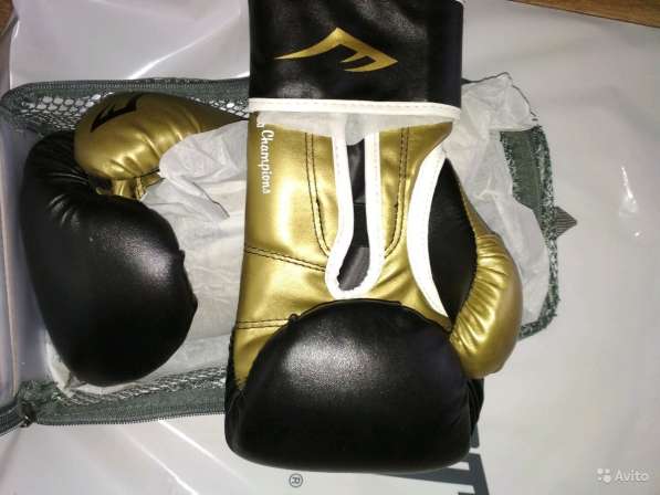 Боксёрские перчатки тренировочные в Москве
