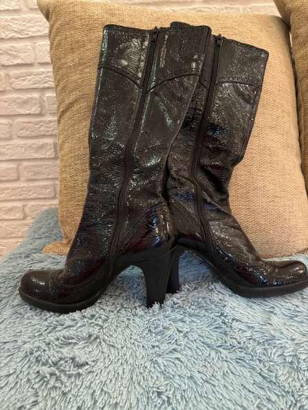 Сапоги лаковые