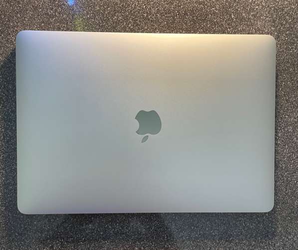 Apple MacBook Air 13 (2020 M1) в Москве