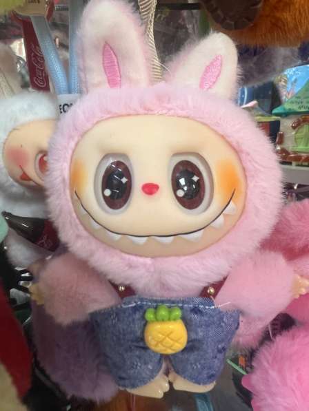 Лабубу в одежде игрушка-брелок в Перми