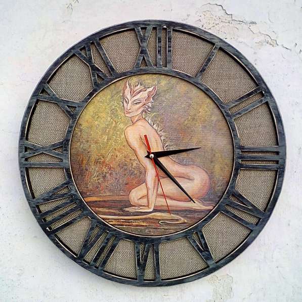 Необычные оригинальные настенные часы в Новосибирске