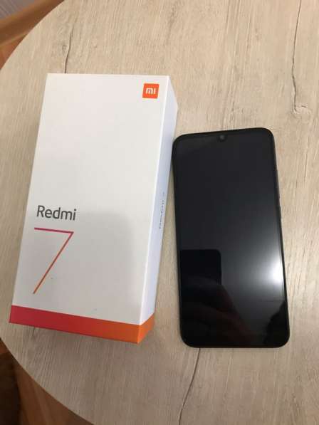 Телефон Xiaomi Redmi 7