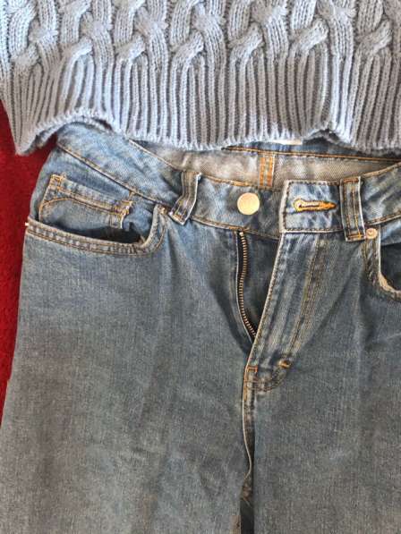 Вязаная кофта и джинсы в Биробиджане
