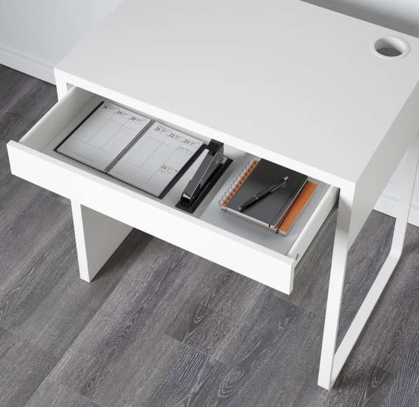 Письменный стол(Икеа) в Москве