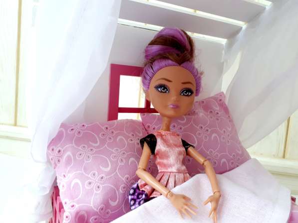 Кровать-домик для куклы. Лучшая игрушка в подарок девочке в Новосибирске фото 4