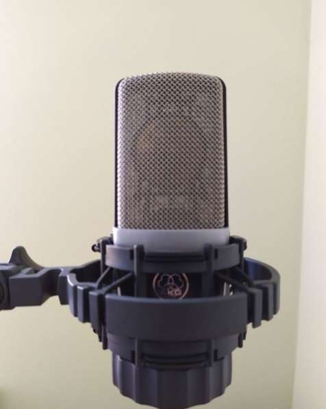 Студийный микрофон AKG C214 в Твери