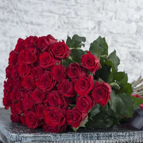 Доставка цветов Днепр. Купить метровые розы сравнить цены в 