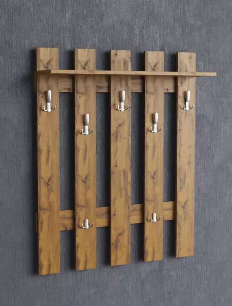 Вешалка настенная деревянная для призожей