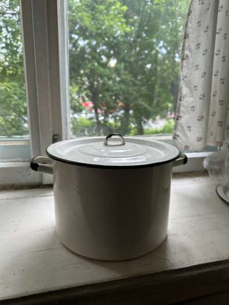 Кастрюля с крышкой
