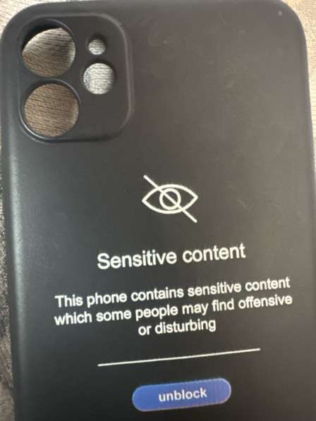Чехол на iPhone 11