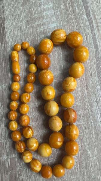 Закупаем янтарные бусы в Владимире