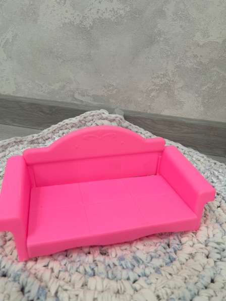 Диван для кукол