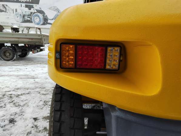 Вилочный погрузчик Komatsu FD70-7 в Омске фото 16