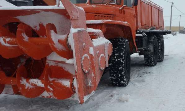 Шнекороторный снегоочиститель на шасси Урал