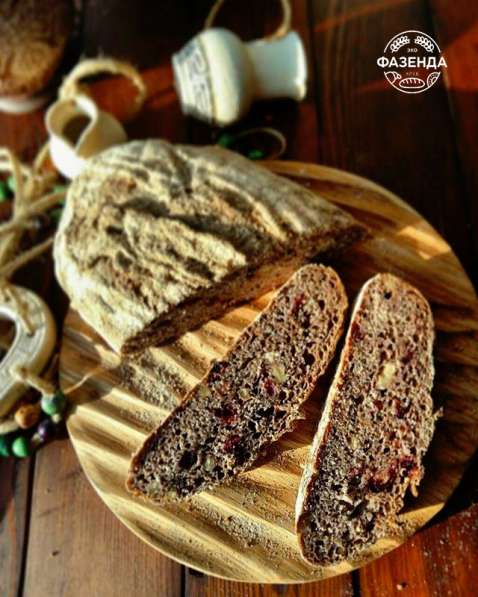 Гречишно-спельтовый хлеб с гречкими орехами и клюквой