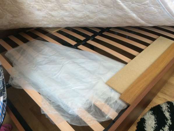 Продается двуспальная кровать с матрасом в Владикавказе фото 3