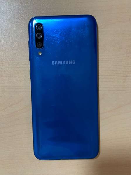 Продам телефон Samsung A50 в Томске