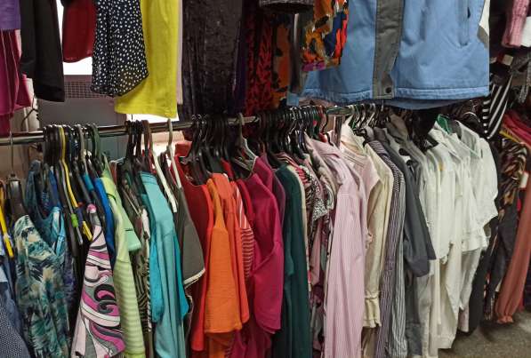 Много женской одежды и аксессуаров сток и секонд хенд в Челябинске фото 3