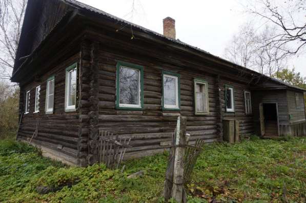 Большой бревенчатый дом в жилом селе в Москве фото 17