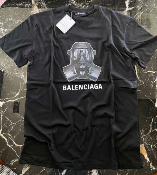 Футболка balenciaga