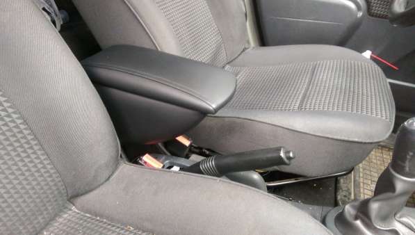 Подлокотник Рено Логан 1 в Астрахани