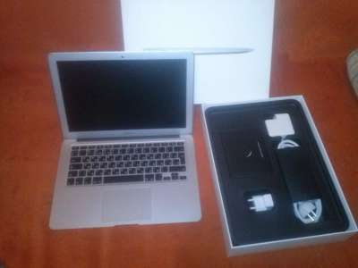 ноутбук Apple 13.3" MacBook