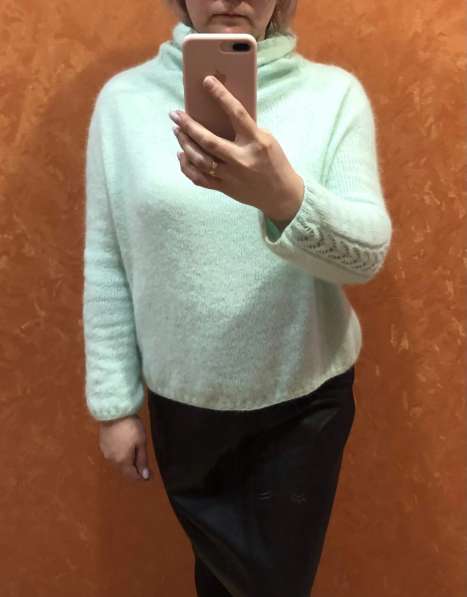 Джемпер женский ручной работы