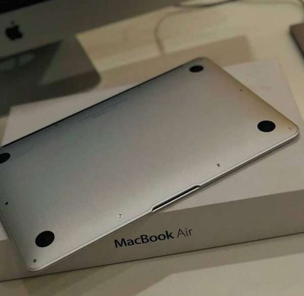Apple MacBook Air 11 inch early 2015 в 