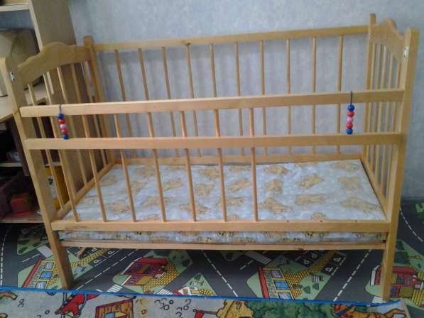 Кроватка детская продаю