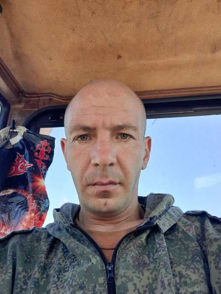 Иван, 38 лет, хочет пообщаться в Магадане