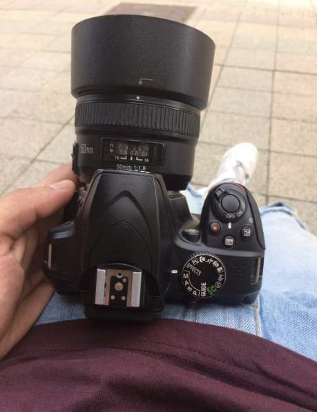 Фотоаппарат Nikon 23400 + линза 50 mm+ рукоятка в 