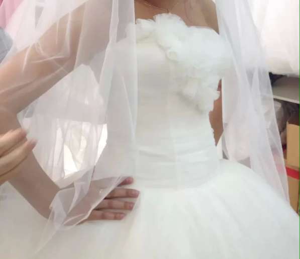 Аренда экслюзивного свадебного платья в фото 3