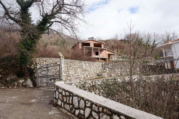 Дом на стадии строительства в поселке Лапчичи, Черногория в 