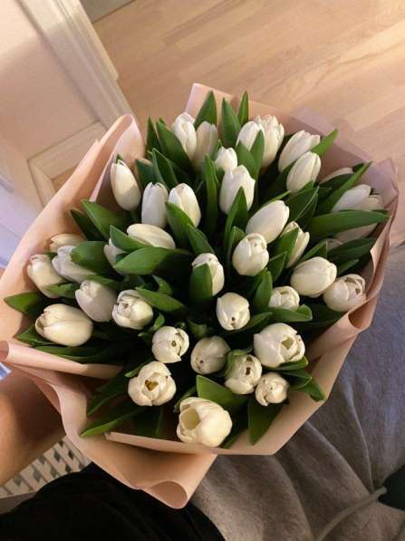 Тюльпаны доставка 8 марта в Новосибирске