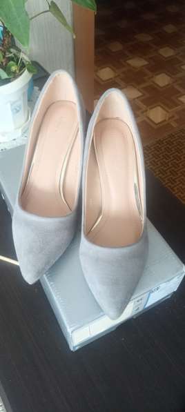 Продается женские туфли