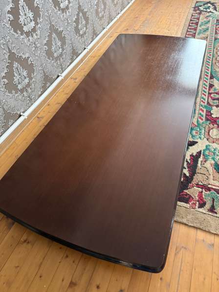 Стол и стулья