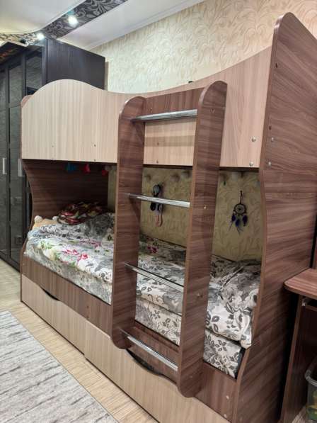 Двухъярусная кровать