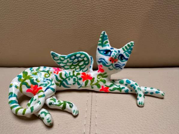 Фигурки котоангелов в Москве фото 5