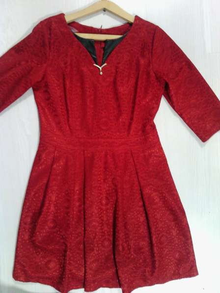 Новое платье красного цвета 48-52