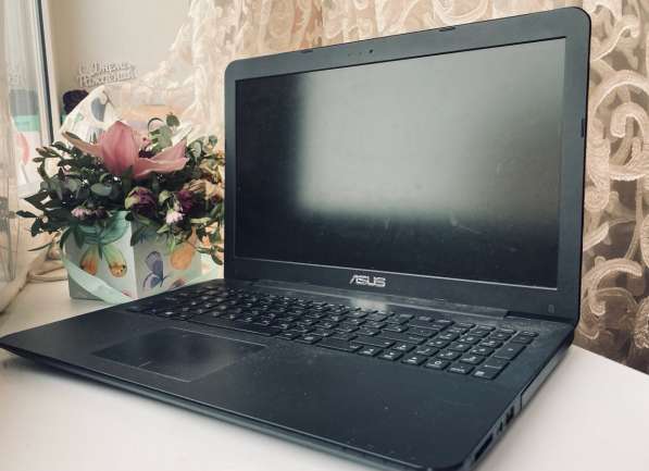 Ноутбук ASUS F555Y