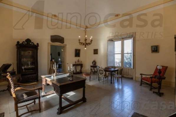 Продается элегантная укрепленная резиденция в Комизо Сицилия в фото 7