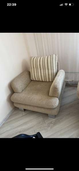 Продам диван с креслом в Красноярске